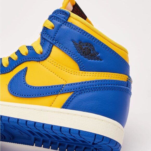 Jordan 1 Retro High OG (Little Kids) - Picture 2 of 10